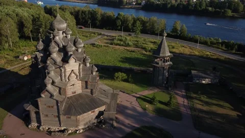 Flight over the Intercession Church in the ethno park Bogoslovka estate. Video stock 158201191