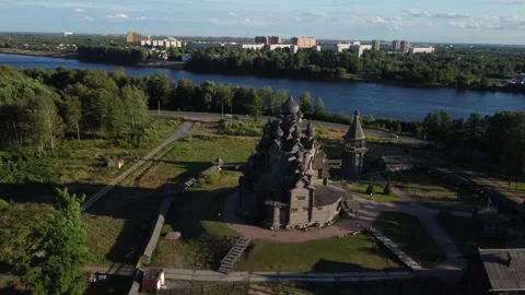 Flight over the Intercession Church in the ethno park Bogoslovka estate. Video stock 158201233