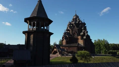 Flight over the Intercession Church in the ethno park Bogoslovka estate. Video stock 158201307