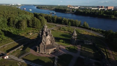 Flight over the Intercession Church in the ethno park Bogoslovka estate. Video stock 158201351