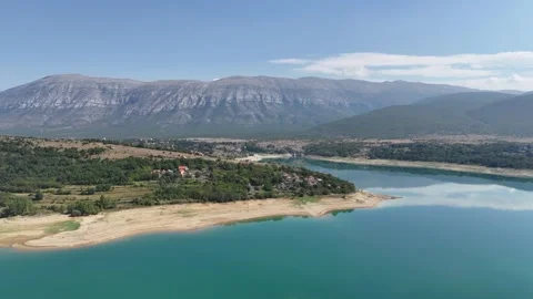 Flight over the lake Peruca 2 Video stock 285933035