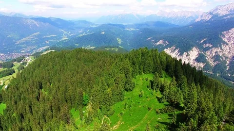 Flight over mountain forest. Nature from above. Vidéo 72029552