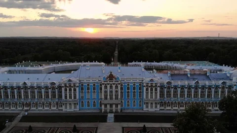 Flight over the palace 스톡 동영상 128702258