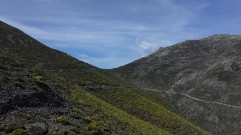 Flight over the peaks visualizing a mountain pass Stock-Footage 277207234