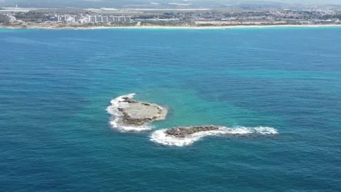 Flight over the reef Video stock 240113543