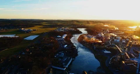 Flight over River 動画素材 104720408