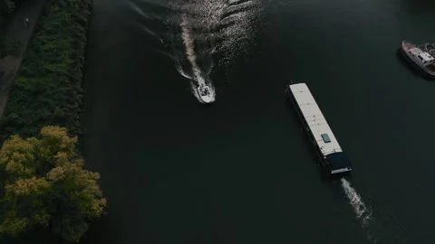 Flight Over River Thames In West London Near Richmond Video stock 285330790