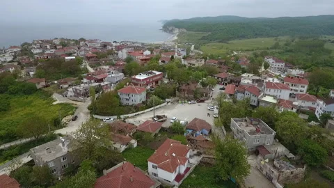 Flight over rooftops Stock Footage 171602095