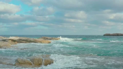 Flight over the sea with beautiful waves and sky 库存影片 202128242