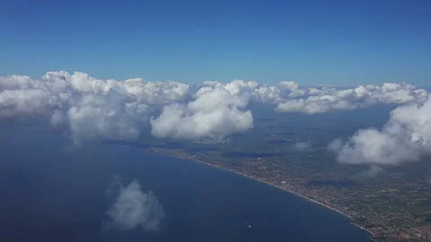 Flight over the Sea at the Level of Clouds Vidéo 106460179