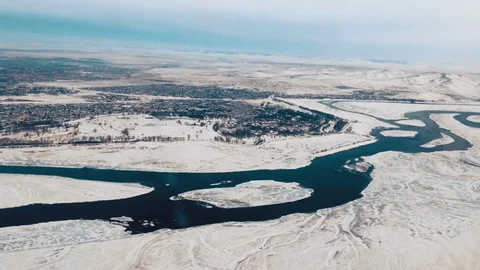 Flight over severe winter Siberian terrain Vídeo Stock 127519507