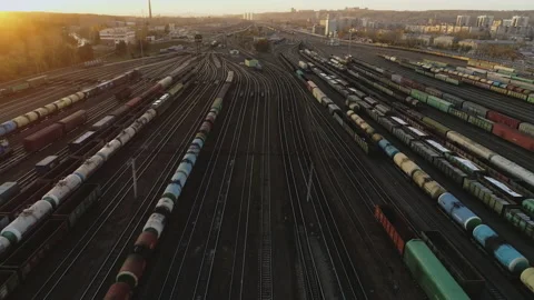 Flight Over The Sorting Railway Station. Lots Of Railroad Tracks. Trains 库存影片 189755914