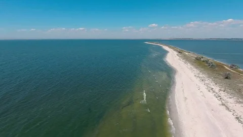 Flight over the strip of sand in the sea Video stock 82151012