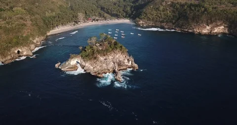 Flight Over Temple Crystal Bay Bali 動画素材 100121951