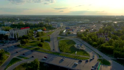 Flight over traffic intersection Video stock 130882646