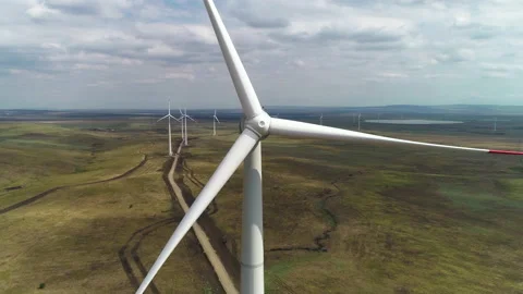 Flight over a wind farm on a cloudy day Video stock 153442169