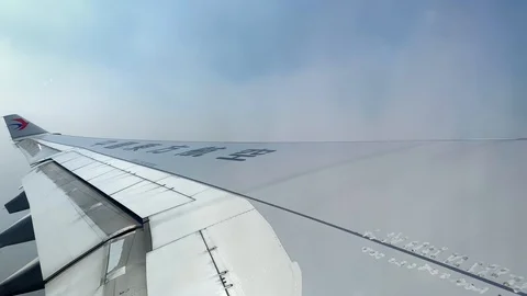 Flight from Shenzhen to Shanghai Stock-Footage 125080564
