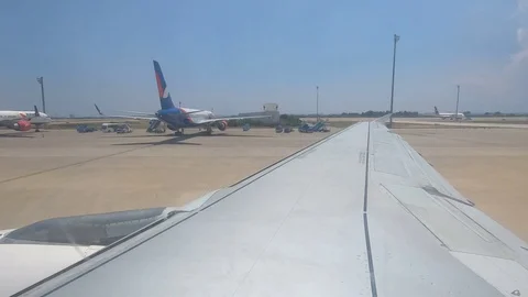 Flight taxiing Video stock 128890006
