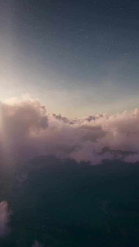 Flight through the clouds at sunset. 動画素材 270996447