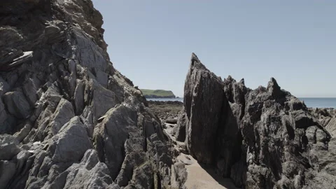 Flight through rock formation Video stock 197939972