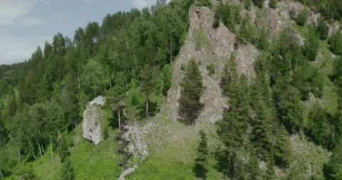 Flight up to the top of the mountain Video stock 171040423