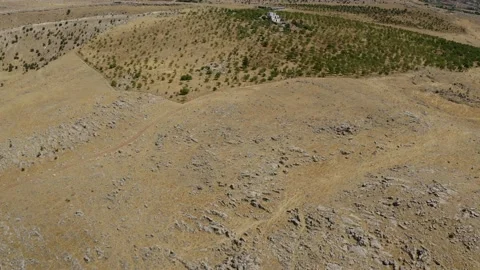 Flight towards a house in Turkey. Stockbeeldmateriaal 153513983