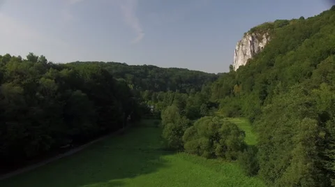 Flight towards the rock face Video stock 63781378