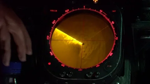 In-flight traffic control radar scanning aboard C-130 Hercules Vidéo 103586793
