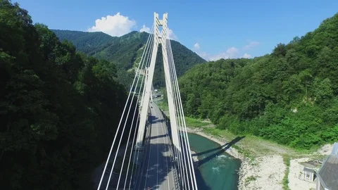 Flight under river and bridge Vídeo Stock 94724039