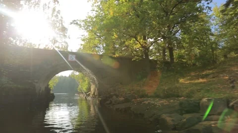 Flight Under the Stone Bridge 库存影片 65016443