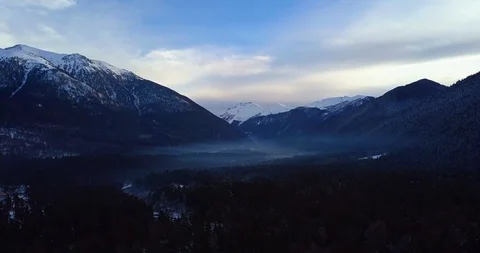 Flight to the valley in the high mountains Video stock 91014729