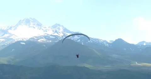 Flights with Paragliding 動画素材 196718166