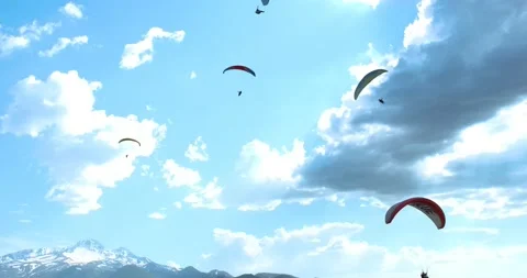 Flights with Paragliding 動画素材 196724912