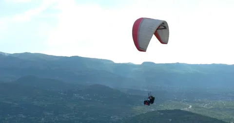 Flights with Paragliding 動画素材 196725942