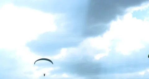 Flights with Paragliding 動画素材 196728286