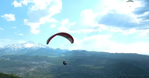 Flights with Paragliding 動画素材 196728857