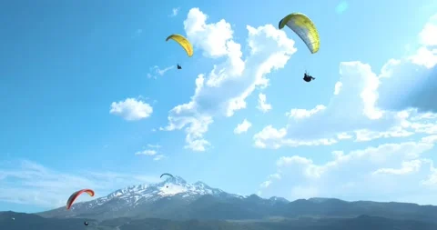 Flights with Paragliding 動画素材 196729923