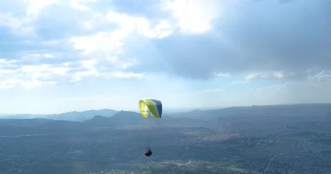 Flights with Paragliding 動画素材 196738016