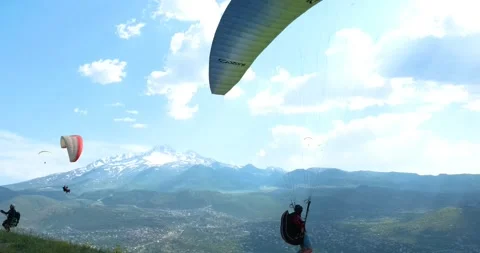 Flights with Paragliding 動画素材 196749384