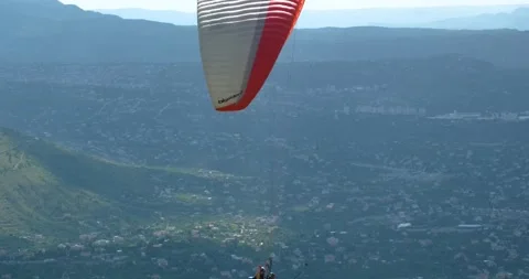 Flights with Paragliding 動画素材 196749915