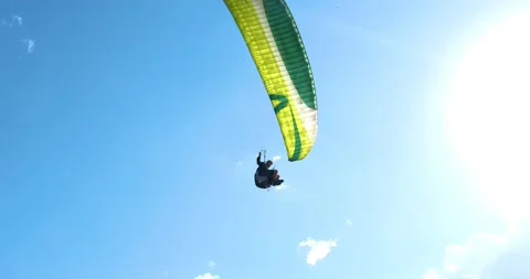Flights with Paragliding 動画素材 196754567