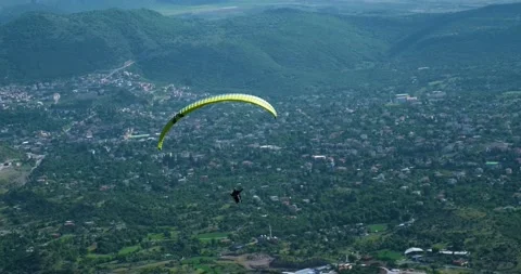 Flights with Paragliding 動画素材 196794976
