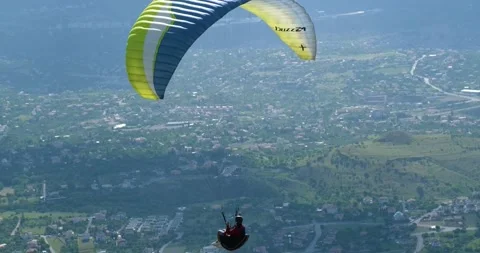 Flights with Paragliding 動画素材 196805337