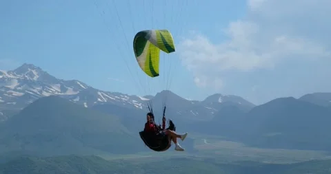 Flights with Paragliding 動画素材 196808418