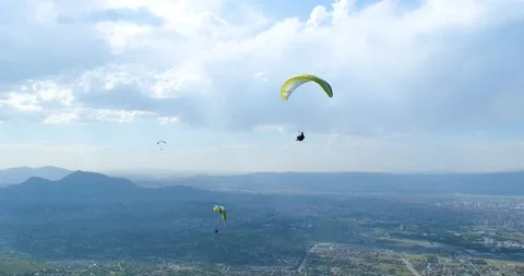Flights with Paragliding 動画素材 196810951