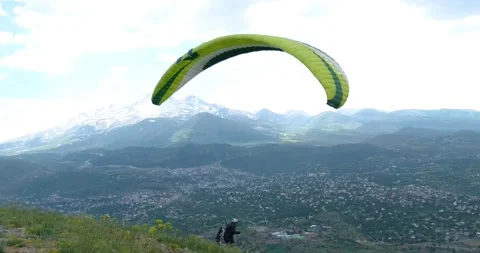 Flights with Paragliding 動画素材 196812346
