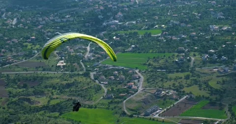 Flights with Paragliding 動画素材 196819281