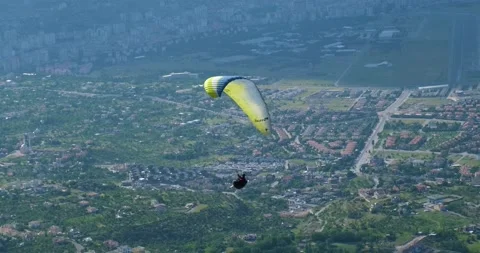 Flights with Paragliding 動画素材 196819998