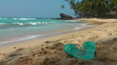 Flip Flops On Tropical Beach Видео 61753047