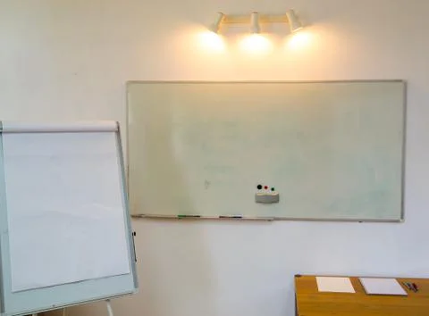 Flipchart and whiteboard Stock-Fotos